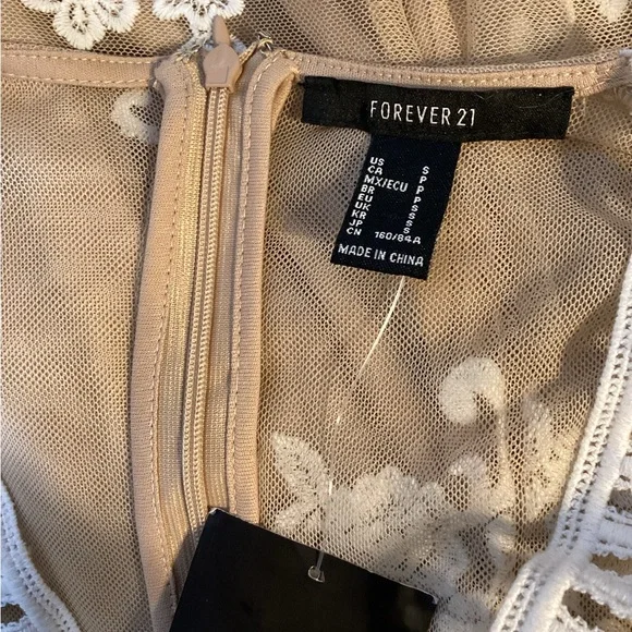 NWT Forever 21 Embroidered Lace Dress Size S - Picture 12 of 13